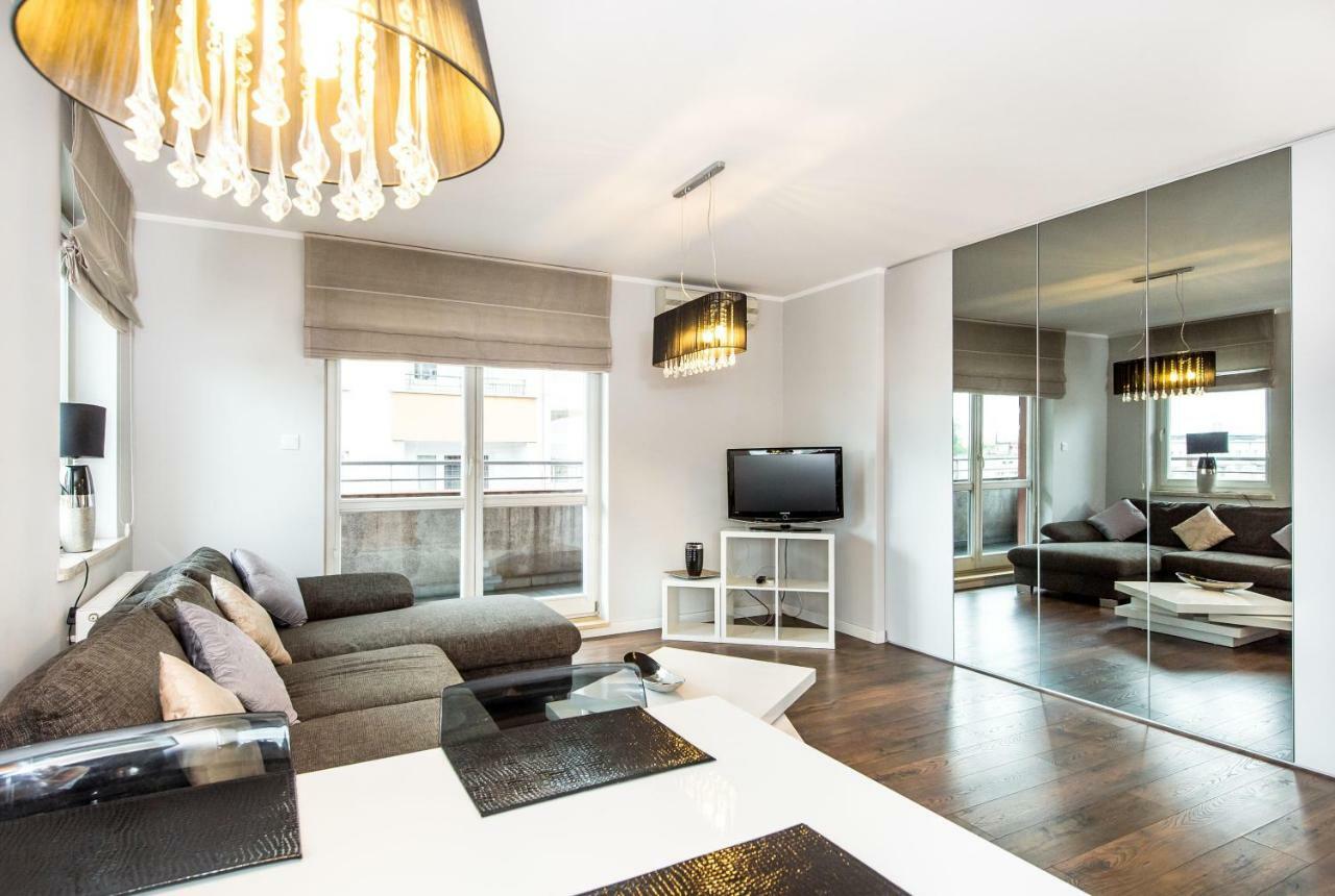 Super-Apartamenty Targi Poznanskie Εξωτερικό φωτογραφία